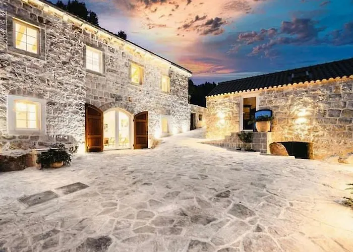 Mediterranean Estate Feriehus Uskoplje