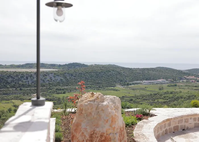 Feriehus Mediterranean Estate Uskoplje