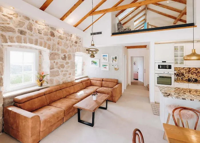 Mediterranean Estate Feriehus *