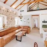 Mediterranean Estate Holiday home *