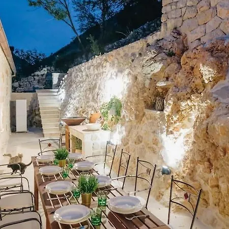 Mediterranean Estate Uskoplje