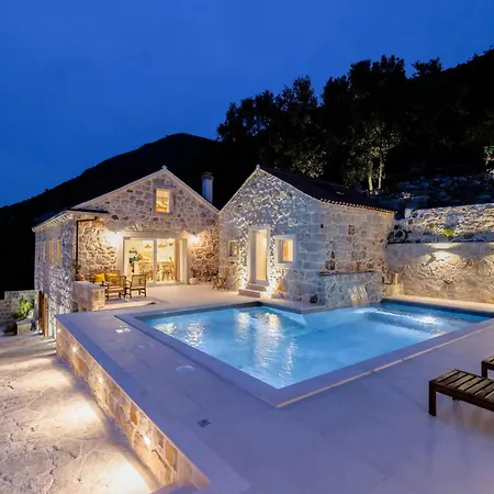 Mediterranean Estate Holiday home *