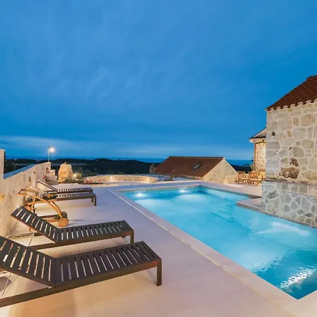 Mediterranean Estate Ferienhaus Uskoplje