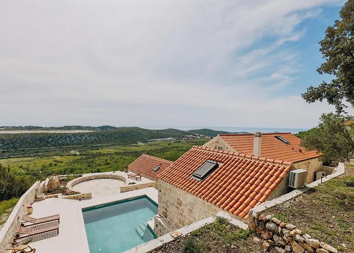 Mediterranean Estate *