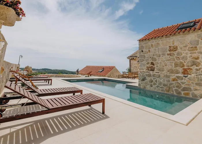 別荘 Mediterranean Estate