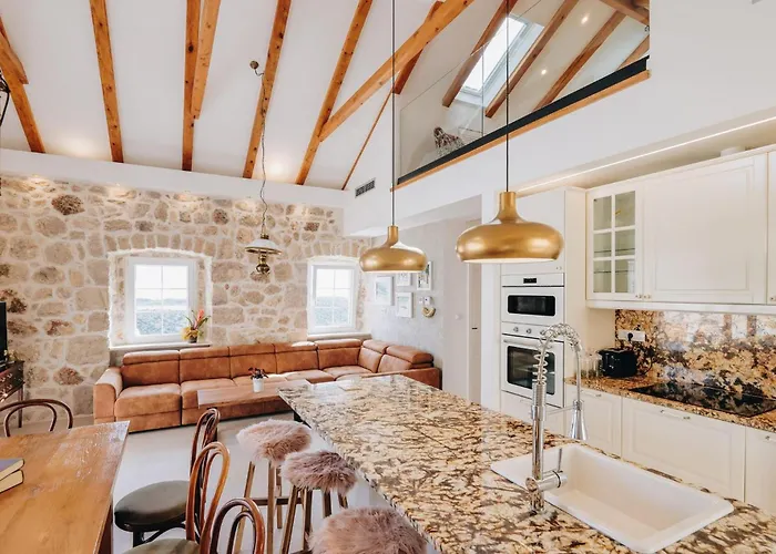 別荘 Mediterranean Estate